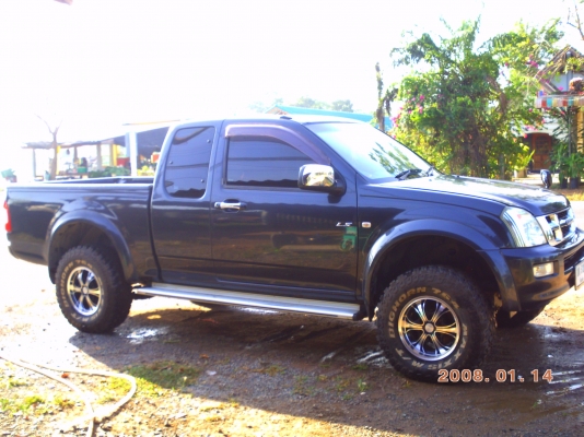 ขาย isuzu d-max 4wd 3.0 ปี 2003 ยกสูงพองามภายในสวย