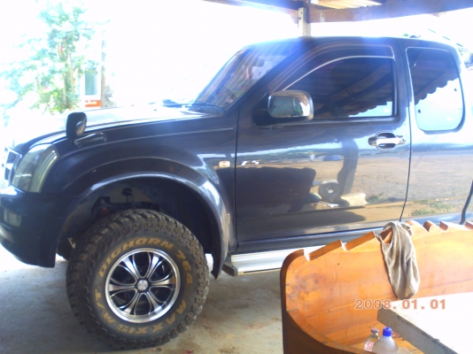 ขาย isuzu d-max 4wd 3.0 ปี 2003 ยกสูงพองามภายในสวย ขาย isuzu d-max 4wd 3.0 ปี 2003 ยกสูงพองามภายในสวย