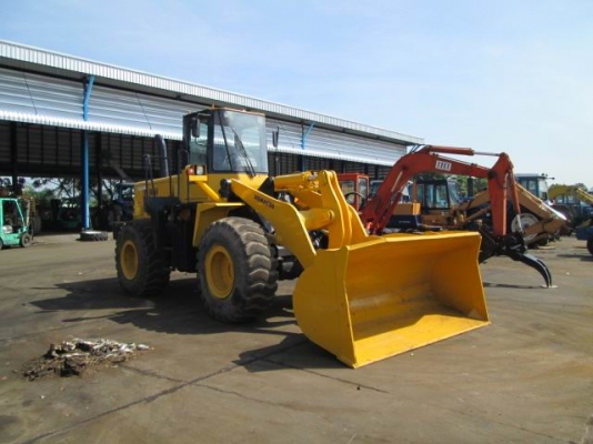 ขายด่วน รถตักล้อยาง KOMATSU WA 300 -3E สภาพสวย