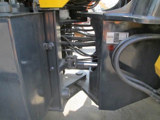 ขายด่วน รถตักล้อยาง KOMATSU WA 300 -3E สภาพสวย