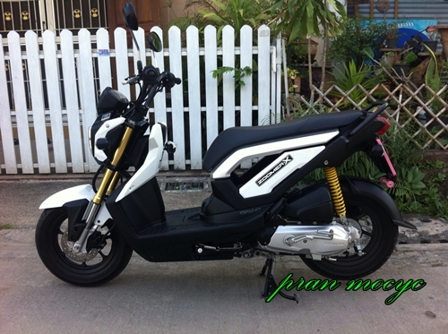 ขายHONDA ZOOMER-X สีขาว จด 7 มีนาคม 56