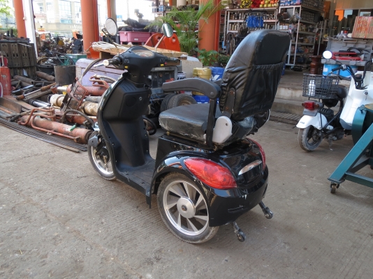 รถสามล้อไฟฟ้า มีเข็มขัดนิรภัย