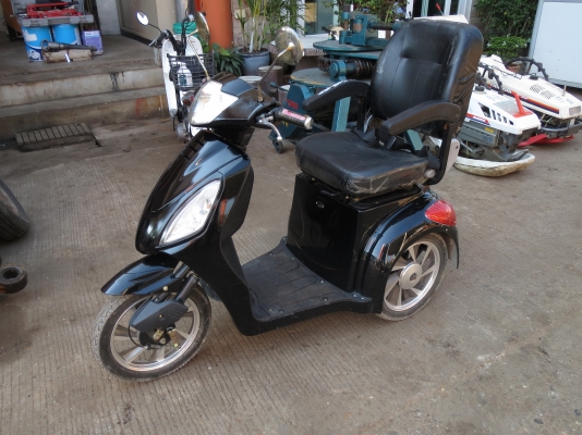 รถสามล้อไฟฟ้า มีเข็มขัดนิรภัย