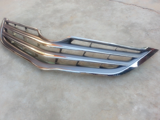 ขายถูก กระจังหน้า vios 1,000  ส่งฟรี