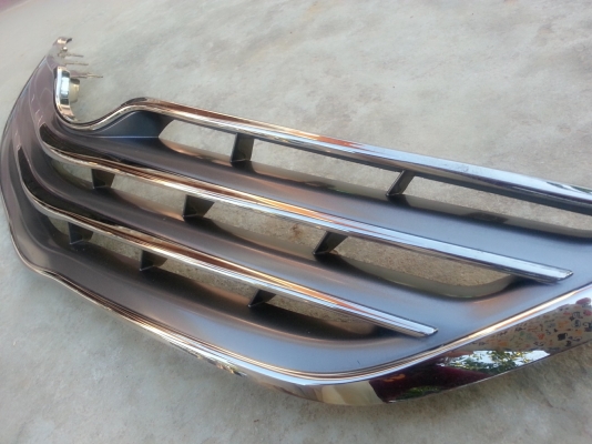 ขายถูก กระจังหน้า vios 1,000  ส่งฟรี