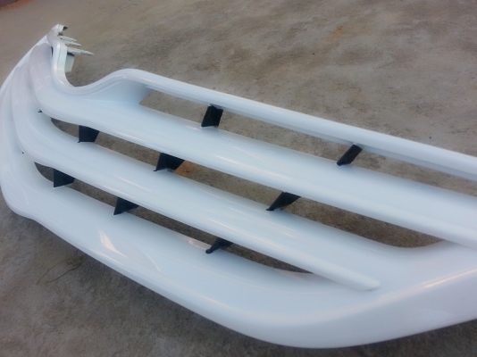 ขายถูก กระจังหน้า vios 1,000  ส่งฟรี