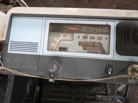 รถเกี่ยวข้าว คูโบต้า 13 แรง ประหยัดค่าแรงงาน เกี่ยววันละ3-5ไร่ รถเกี่ยวข้าว คูโบต้า 13 แรง ประหยัดค่าแรงงาน เกี่ยววันละ3-5ไร่