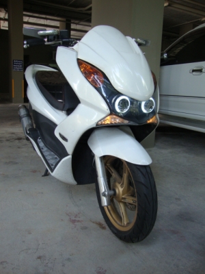 ขาย PCX 125i สีขาว 47500.- ขาย PCX 125i สีขาว 47500.-