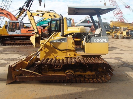 ขายด่วนรถแทรคเตอร์ตีนตะขาบ D20PL-7 เก่าญี่ปุ่นยังไม่เคยใช้งานในไทย มาถึงไทยแล้วจ้า ขายด่วนรถแทรคเตอร์ตีนตะขาบ D20PL-7 เก่าญี่ปุ่นยังไม่เคยใช้งานในไทย มาถึงไทยแล้วจ้า