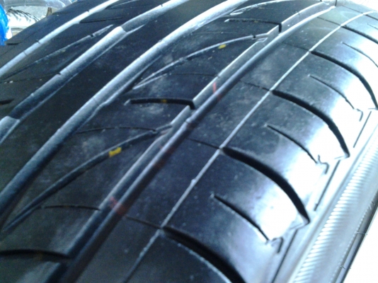 ยาง  215/50/17  ปี 11  นุ่มๆ ดอกหนาๆ