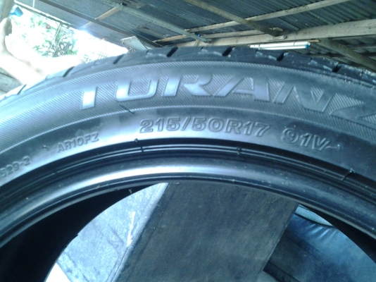 ยาง 215/50/17 ปี 11 นุ่มๆ ดอกหนาๆ ยาง 215/50/17 ปี 11 นุ่มๆ ดอกหนาๆ