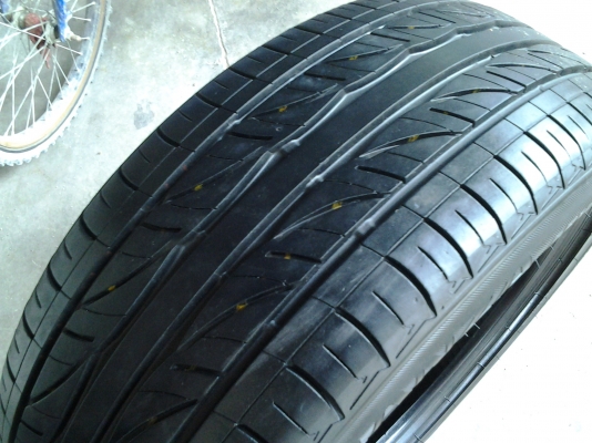 ยาง 215/50/17 ปี 11 นุ่มๆ ดอกหนาๆ ยาง 215/50/17 ปี 11 นุ่มๆ ดอกหนาๆ