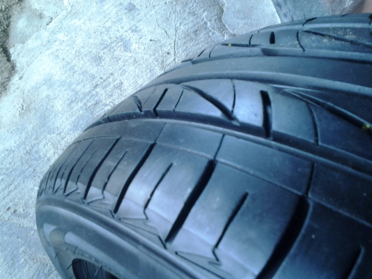 ยาง 215/50/17 ปี 11 นุ่มๆ ดอกหนาๆ ยาง 215/50/17 ปี 11 นุ่มๆ ดอกหนาๆ