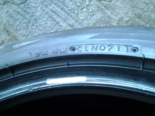 ยาง 215/50/17 ปี 11 นุ่มๆ ดอกหนาๆ ยาง 215/50/17 ปี 11 นุ่มๆ ดอกหนาๆ