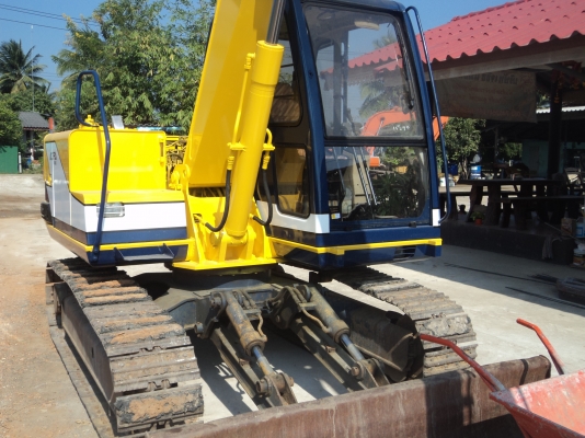 ขายด่วน KOBELCO SK60-1   มาร์ทรี  มีใบมีดดัน  สภาพเดิมๆๆ นำเข้าจากญี่ปุ่นแท้ยังไม่เคยใช้งานในไทย สภาพสวยมาก ๆๆ