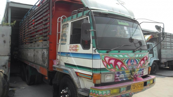 ขายรถ10ล้อ มิตซูบิชิ รุ่น FN 517 เครื่อง 6D 17 กระบะไม้