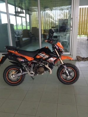 Kawasaki -Ksr ปี2012 วิ่ง255กิโล สภาฟน้องๆป้ายแดง  ใส่ชุดแต่งมาเกือบๆ20000   สันจัยโทรมาคัฟ