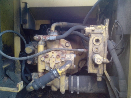 ขายแม็กโครKoMATSU 12-6รถสวยพร้อมใช้เอกสารอินวอยราคาก็ถูก