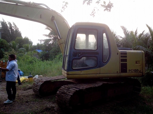 ขายแม็กโครKoMATSU 12-6รถสวยพร้อมใช้เอกสารอินวอยราคาก็ถูก