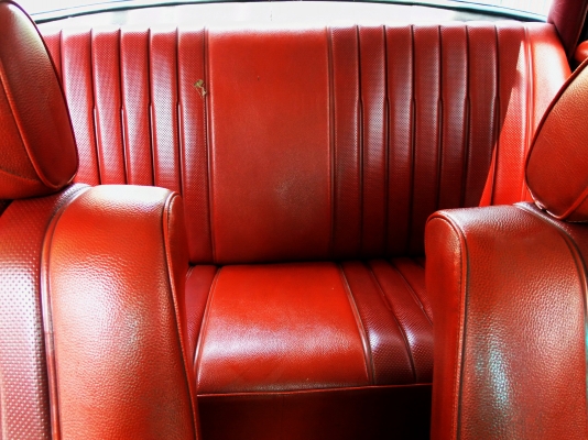 Benz 200 หางปลา ตากลม 125,000