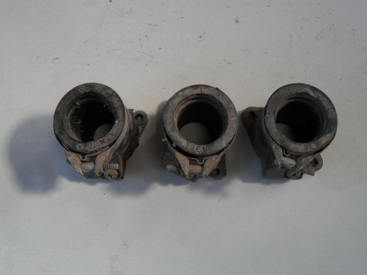 คาบูเลเตอร์ YAMAHA FZR 400 DElTABOX 3200. คาบูเลเตอร์ YAMAHA FZR 400 DElTABOX 3200.