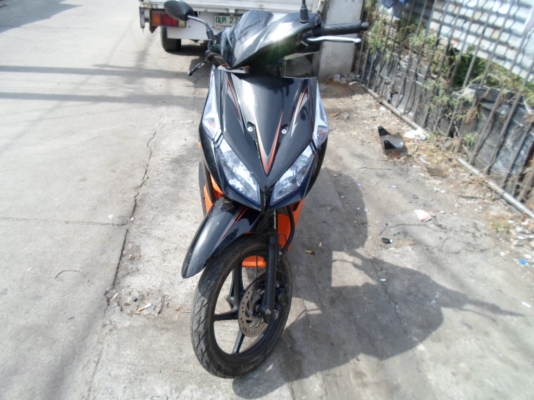 ขาย honda click 110i รุ่นล้อแม๊กช์ คอมบายเบรก สีดำ-ส้ม เครื่องเดิมๆ มีเล่มครบ ขาย17,500บาท