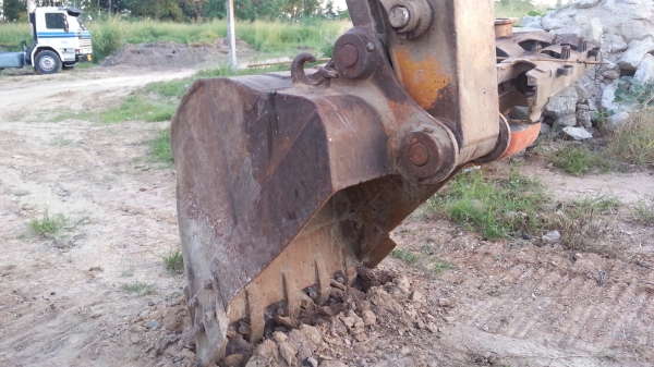 ขายด่วน CATE200B สภาพสวย ขายด่วน CATE200B สภาพสวย