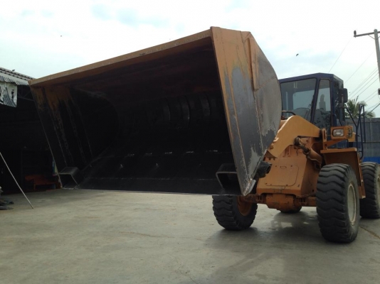 รถตักล้อยาง WA 200