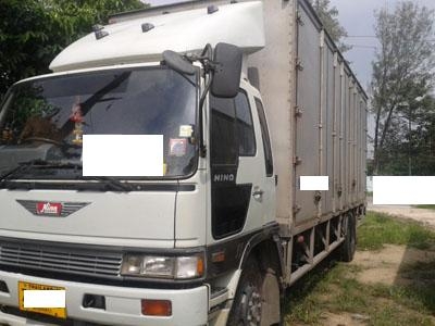 ขายหกล้อ FF3H 195 แรง ปี40 ตู้สิบบานยาว 7.2 m สวยพร้อมใช้ โทร 088-4501277 ขายหกล้อ FF3H 195 แรง ปี40 ตู้สิบบานยาว 7.2 m สวยพร้อมใช้ โทร 088-4501277