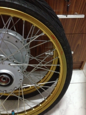 ขายล้อทองพร้อมดุมและยาง DID 17x1.20สีทอง 1คู่ ยางIRC หน้า185หลัง200พร้อมวิ่ง ราคา2500บาท โทร0875077464โส กทม ขายล้อทองพร้อมดุมและยาง DID 17x1.20สีทอง 1คู่ ยางIRC หน้า185หลัง200พร้อมวิ่ง ราคา2500บาท โทร0875077464โส กทม