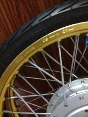 ขายล้อทองพร้อมดุมและยาง DID 17x1.20สีทอง 1คู่ ยางIRC หน้า185หลัง200พร้อมวิ่ง ราคา2500บาท โทร0875077464โส กทม ขายล้อทองพร้อมดุมและยาง DID 17x1.20สีทอง 1คู่ ยางIRC หน้า185หลัง200พร้อมวิ่ง ราคา2500บาท โทร0875077464โส กทม