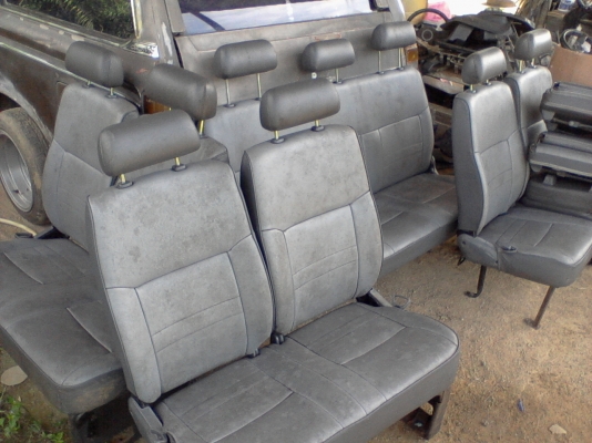เบาะรถตู้ NISSAN E23 หนังเดิม เบาะสวยไม่มีขาด