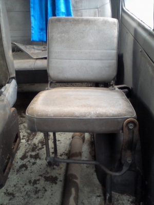 เบาะรถตู้ NISSAN E23 หนังเดิม เบาะสวยไม่มีขาด