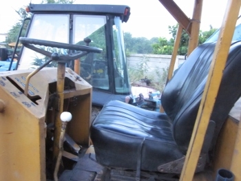 ขาย- รถตักล้อยาง แบบเอวอ่อน KOMATSU สภาพสวย พร้อมใช้งาน เครื่องดีเซล 4 สูบ ขาย- รถตักล้อยาง แบบเอวอ่อน KOMATSU สภาพสวย พร้อมใช้งาน เครื่องดีเซล 4 สูบ