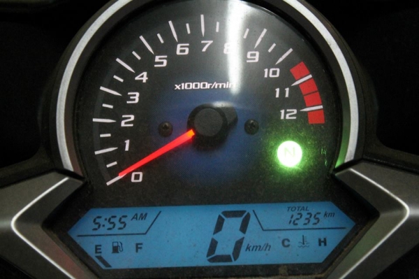 ขายด่วน CBR250 ราคา 95,000 สภาพ 99.99\% ออกมาได้ 1 ปี วิ่ง 1,235 กม. สนใจติดต่อ 0898434588 พี่หมู..