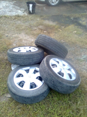 ขายยาง+กระทะ+ฝาครอบครบชุด195/55R15ยางปี11 ขายยาง+กระทะ+ฝาครอบครบชุด195/55R15ยางปี11