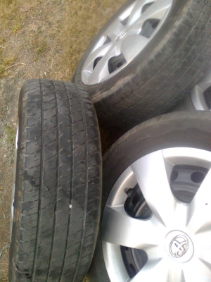 ขายยาง+กระทะ+ฝาครอบครบชุด195/55R15ยางปี11 ขายยาง+กระทะ+ฝาครอบครบชุด195/55R15ยางปี11