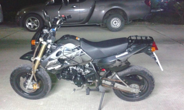 ขาย ksr110 รถปี 2010 เดิมๆสภาพสวยมีทะเบียนพร้อมโอนไม่ขาดต่อราคา 32000 บาทครับ