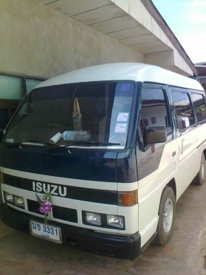 รถตู้ ISUZU บัทดี่ เครื่องเดิม ภายในสวย สีสวย ยางดี เอกสารทะเบียนพร้อม