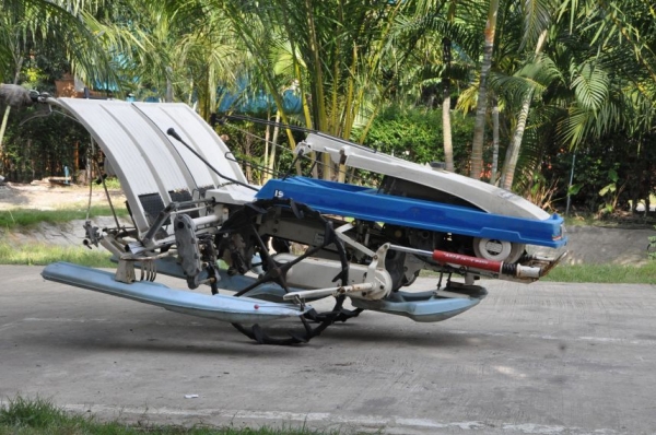 ขายรถดำนา ISEKI 4แถว เดินตาม สภาพสวยเดิมจากญี่ปุ่น อุปกรณ์ครบพร้อมใช้29,500 เท่านั้น!!