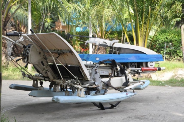 ขายรถดำนา ISEKI 4แถว เดินตาม สภาพสวยเดิมจากญี่ปุ่น อุปกรณ์ครบพร้อมใช้29,500 เท่านั้น!!