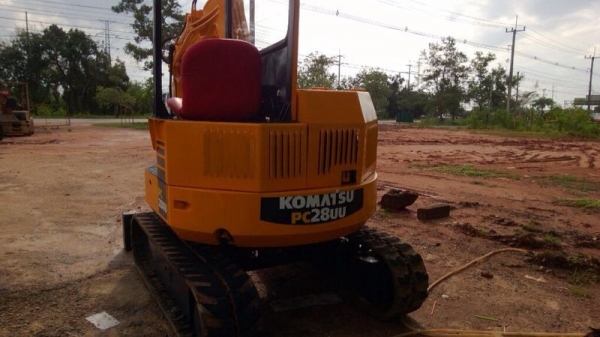 รถแบคโฮ KOMATSU  PC 28 UU.  สนใจติดต่อ 081 - 6079515