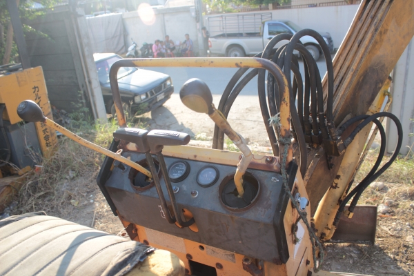 ขายรถแบคโฮ yanmar รุ่น YB25 3สูบ พร้อมใช้งาน 200,000บาท ขายรถแบคโฮ yanmar รุ่น YB25 3สูบ พร้อมใช้งาน 200,000บาท