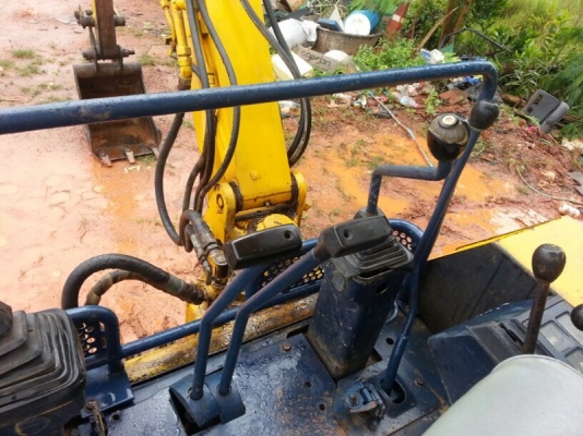 รถแบคโฮ KOBELCO PC 30 - 6   สนใจติดต่อ 081- 6079515