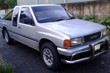 อีซูซุ2.5SLXรถสวยเครื่องดีมากคันซีสวยกริบๆขี่ดีมากตัวรถไม่มีผุทะเบียน57((มีเบอร์บ้านครับ))ราคาคุยกันได้นิดๆครับ