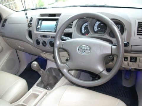 ขายVIGO 3.0 G D4D เกียร์ธรรมดาแต่งสวยอย่างเดียวไม่แต่งเครื่อง