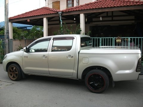 ขายVIGO 3.0 G D4D เกียร์ธรรมดาแต่งสวยอย่างเดียวไม่แต่งเครื่อง