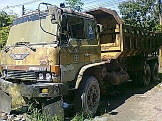 รถฮีโน่ 10 ล้อดั้ม  FM226  220 แรงม้า. ( ขายตามสภาพ. )   สนใจติดต่อ 081 - 6079515