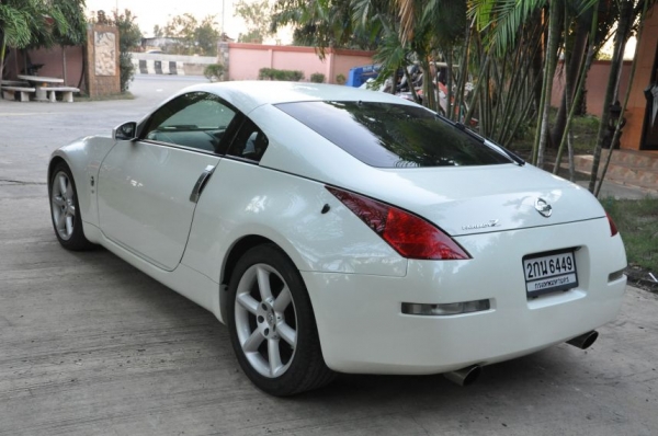 ขายNISSAN 350Zสีขาวเดิมๆจากห้าง สภาพสวยเดิม (ไม่ใช่รถจดประกอบแก๊ส) ขาย1,850,000บาท