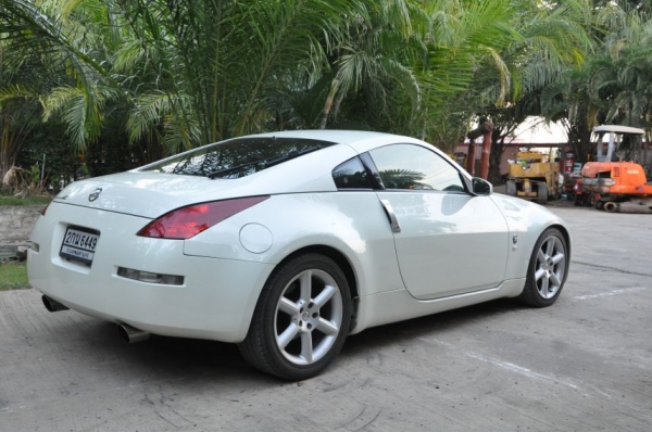 ขายNISSAN 350Zสีขาวเดิมๆจากห้าง สภาพสวยเดิม (ไม่ใช่รถจดประกอบแก๊ส) ขาย1,850,000บาท